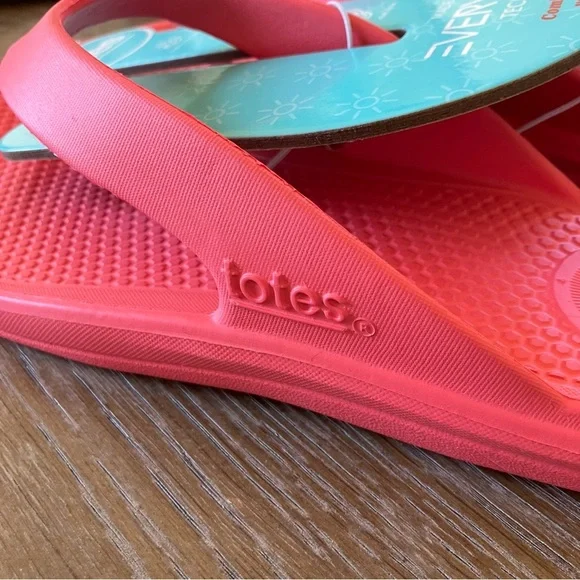 NWT Totes Everywear Bounce Flip Flops Women’s  Size 10 - Picture 5 of 7